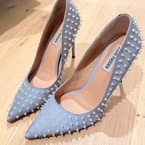Steve Madden Light Gray Studded Heels Size 7,5